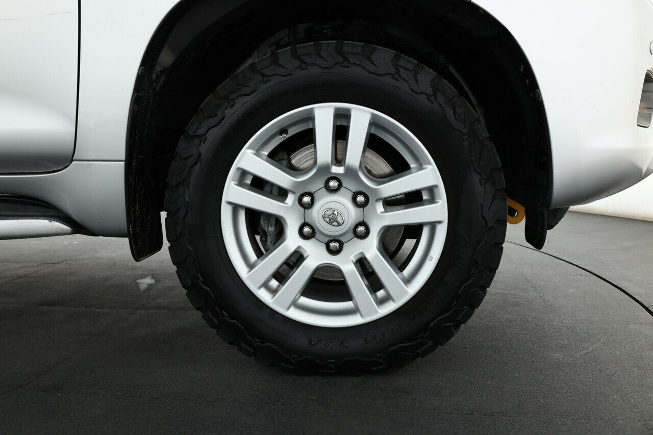 Toyota Landcruiser Prado image 3