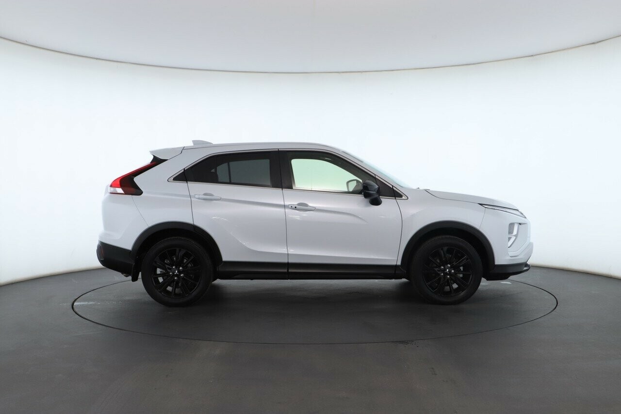 Mitsubishi Eclipse Cross image 4