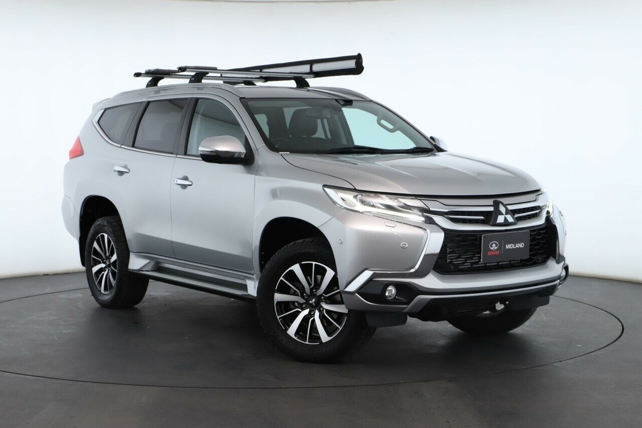 Mitsubishi Pajero Sport image 1