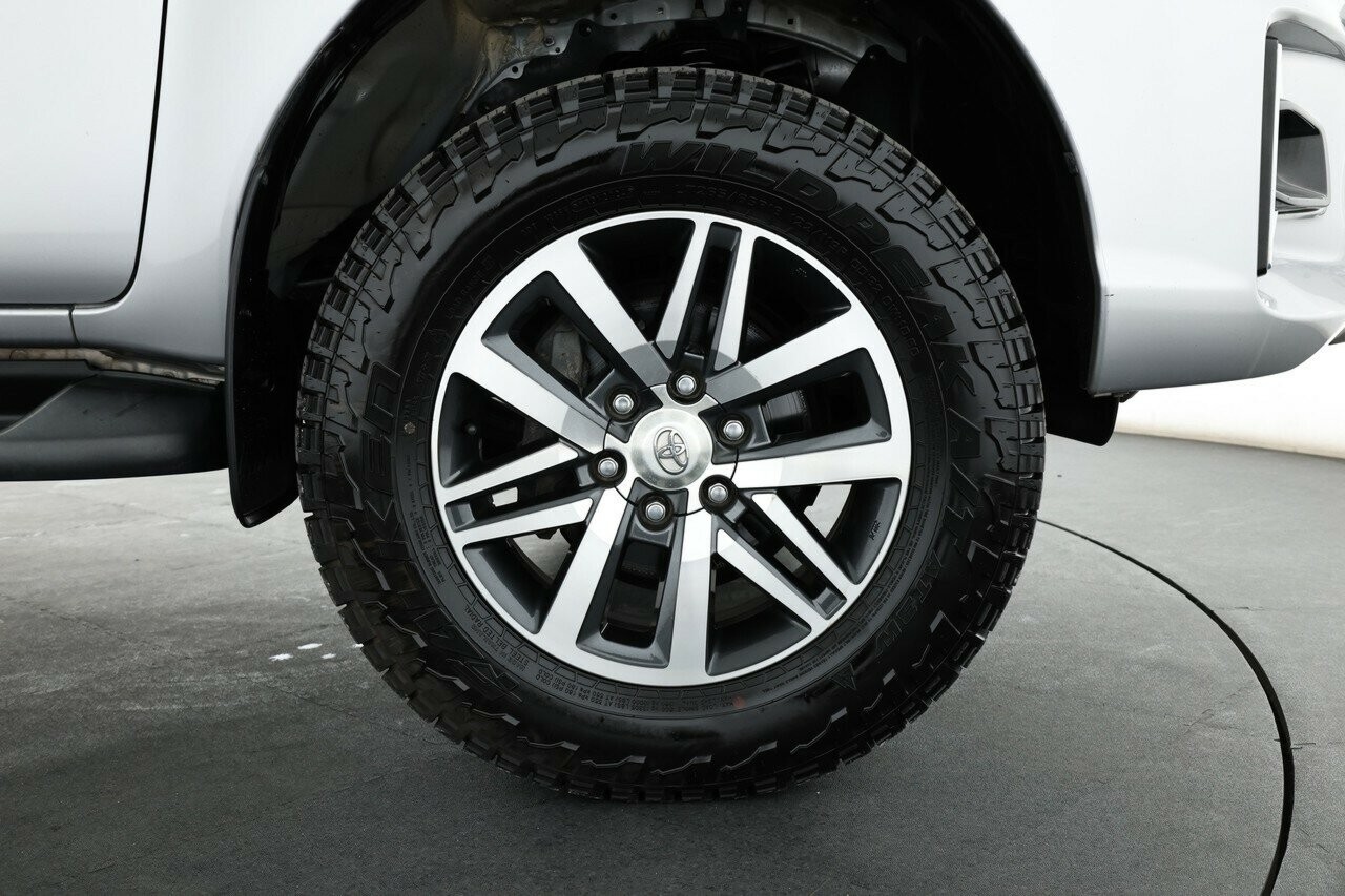 Toyota Hilux image 4