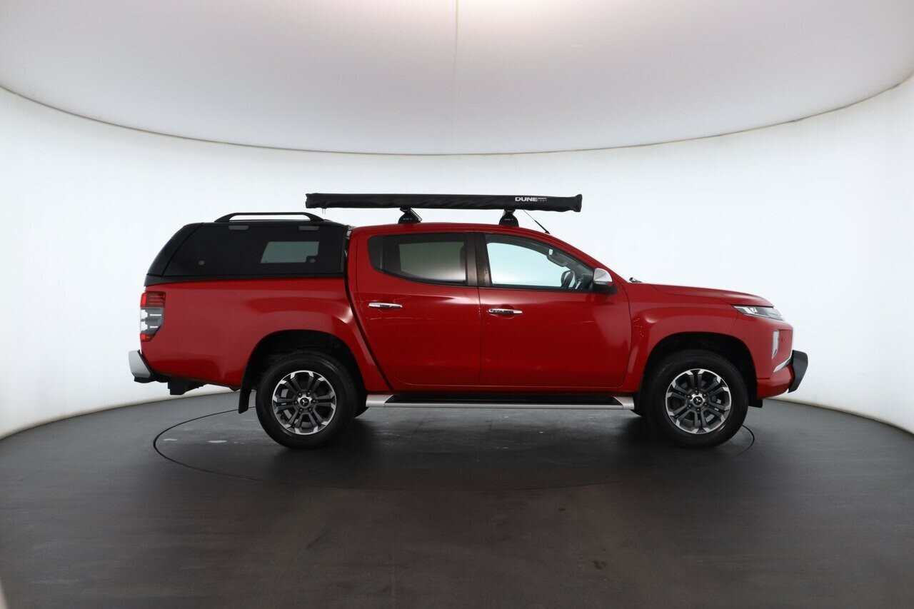 Mitsubishi Triton image 3