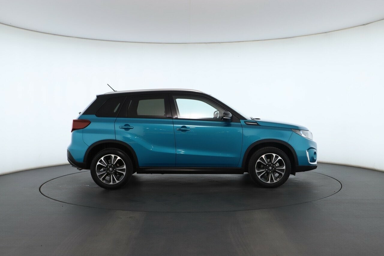 Suzuki Vitara image 2