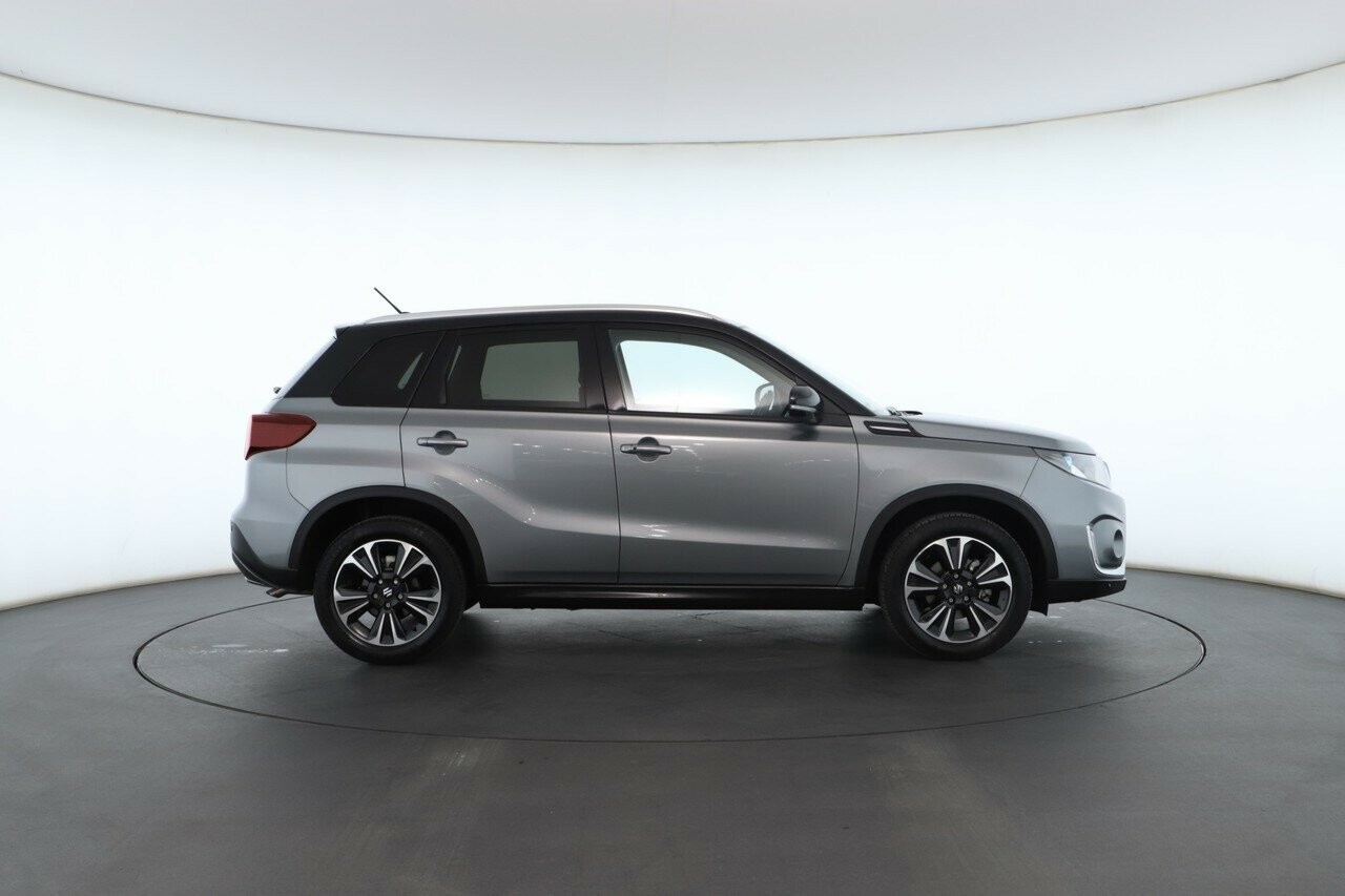 Suzuki Vitara image 3