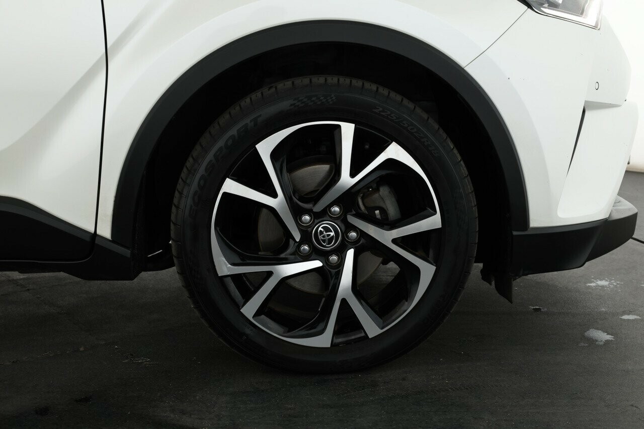 Toyota C-hr image 4
