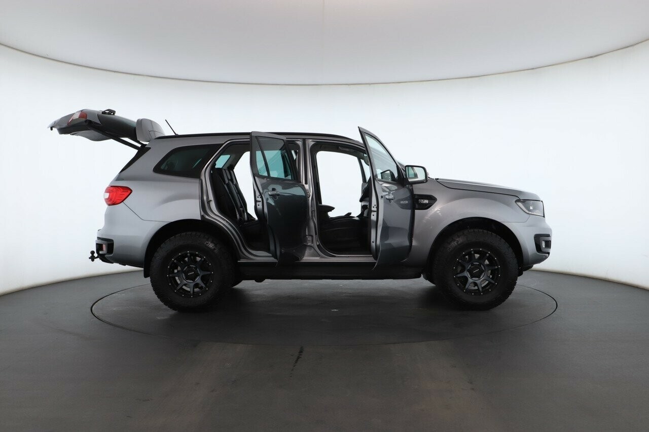 Ford Everest image 2