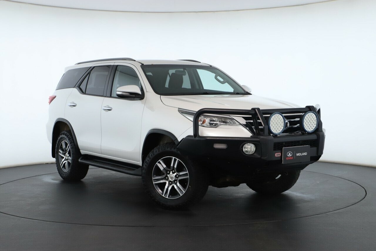 Toyota Fortuner image 1