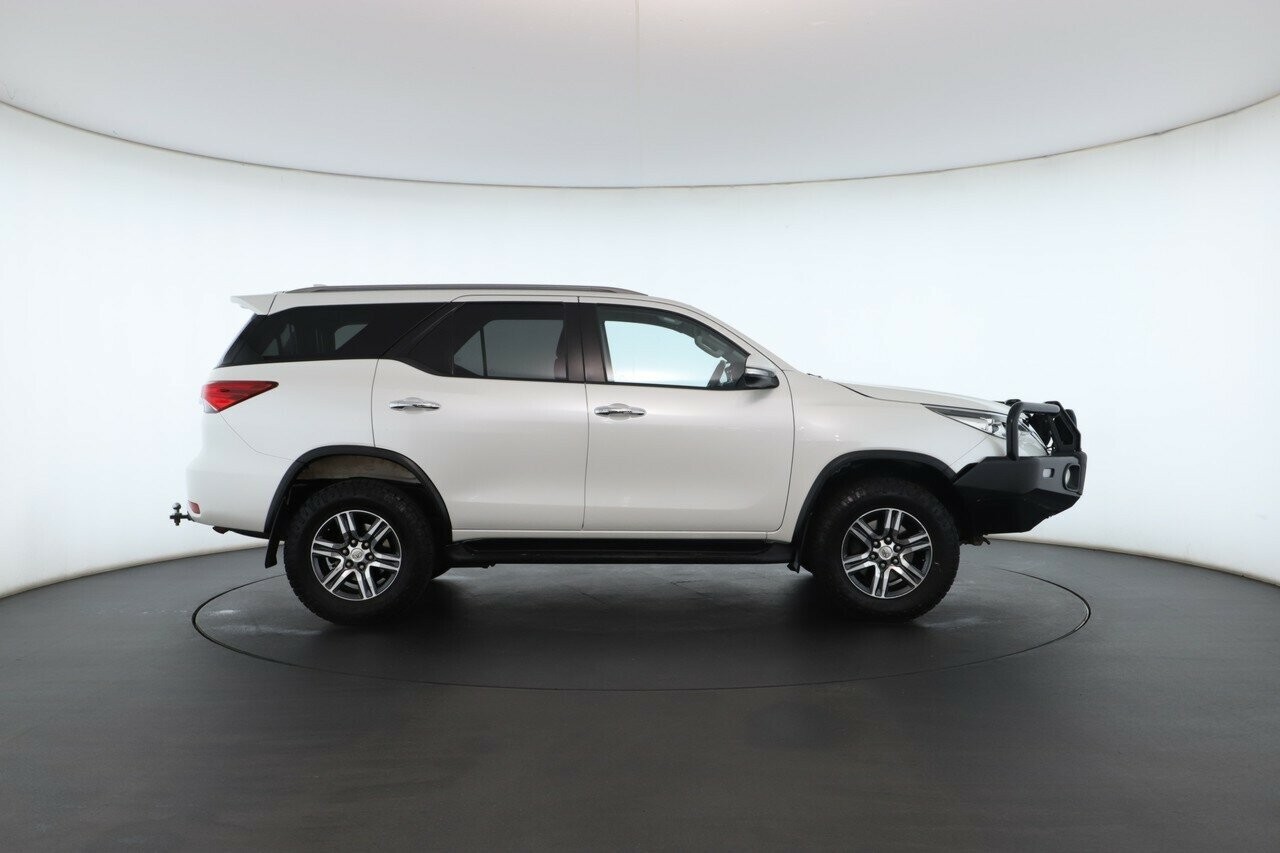 Toyota Fortuner image 3