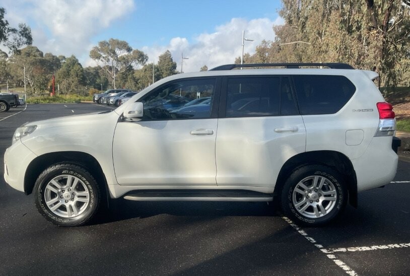 Toyota Landcruiser Prado image 2