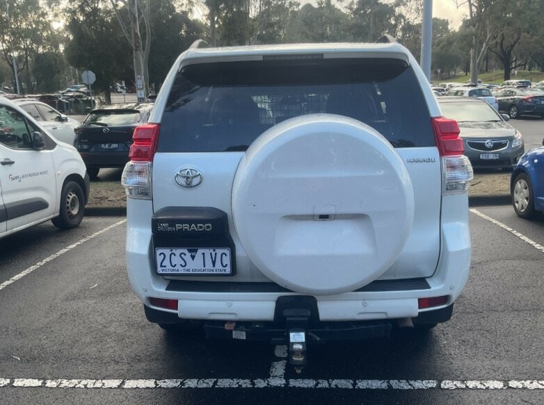 Toyota Landcruiser Prado image 3