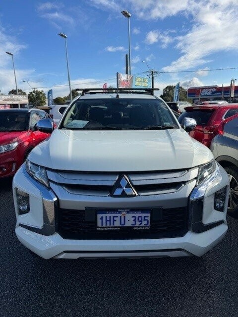 Mitsubishi Triton image 1