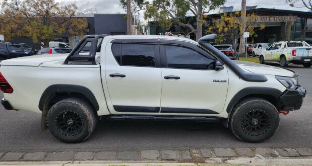 Toyota Hilux image 3