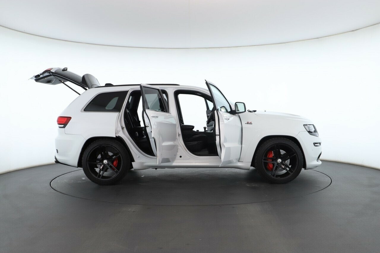 Jeep Grand Cherokee image 2