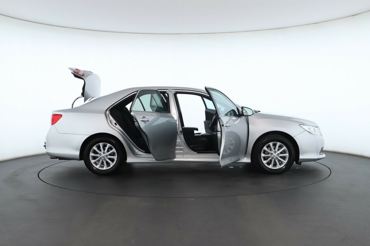 Toyota Aurion image 3