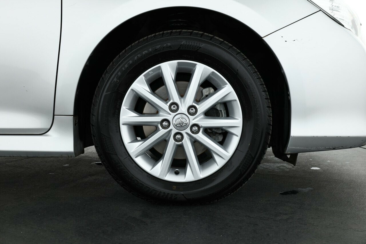 Toyota Aurion image 4