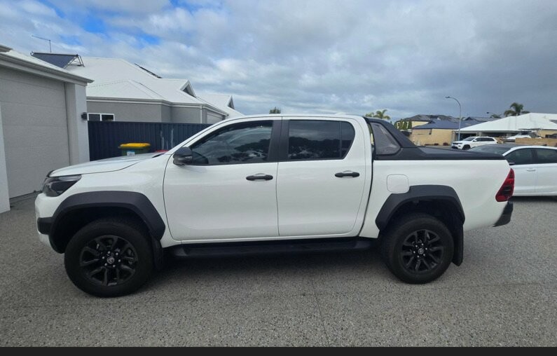 Toyota Hilux image 3