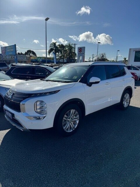 Mitsubishi Outlander image 2