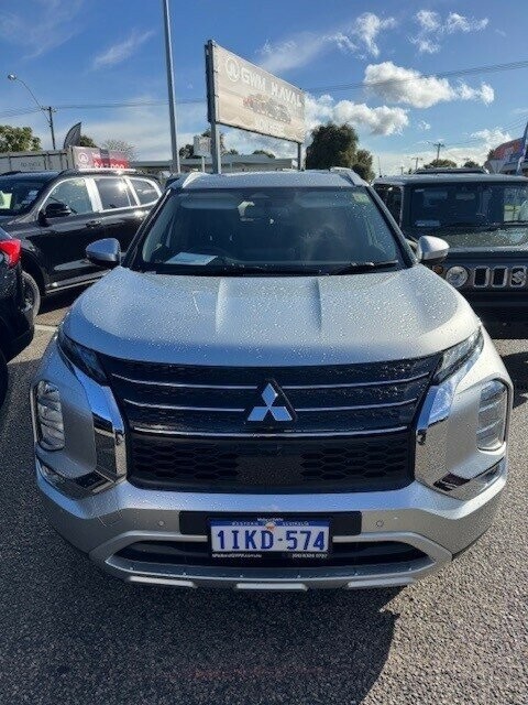 Mitsubishi Outlander image 1