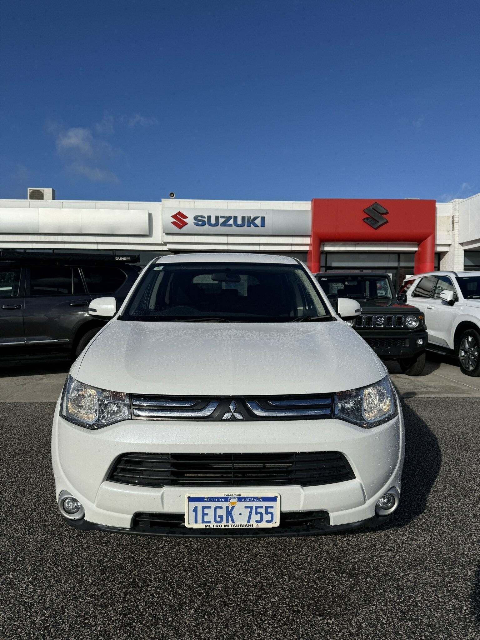 Mitsubishi Outlander image 1