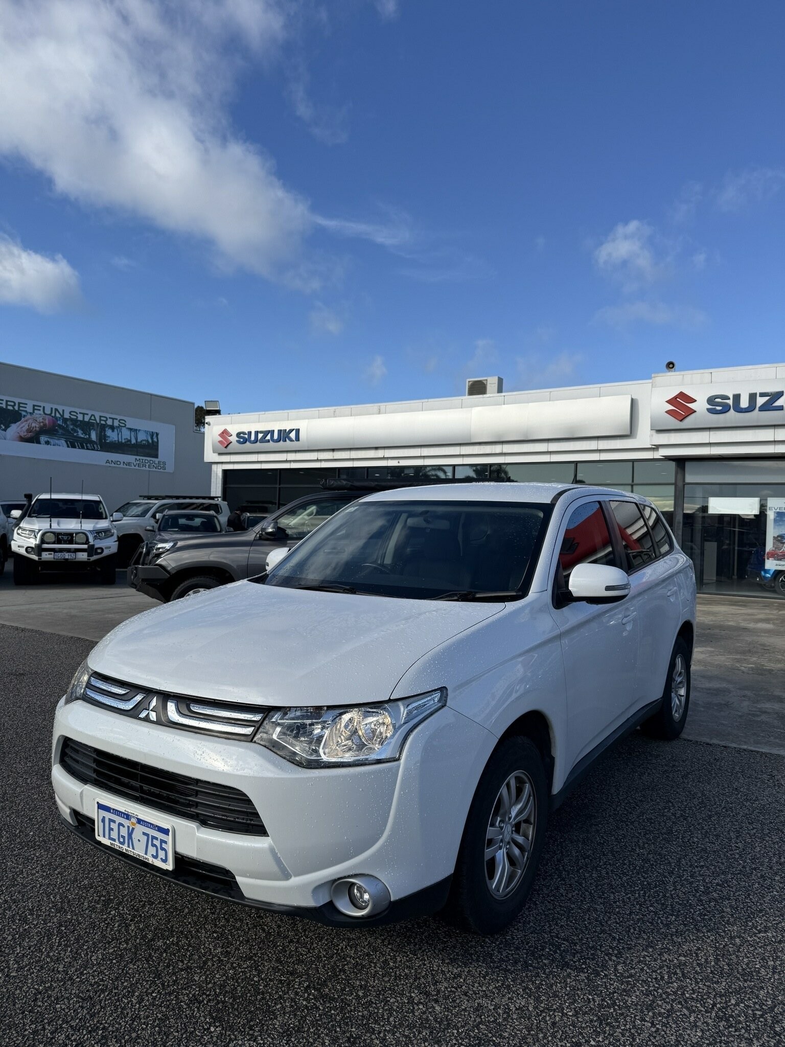 Mitsubishi Outlander image 3