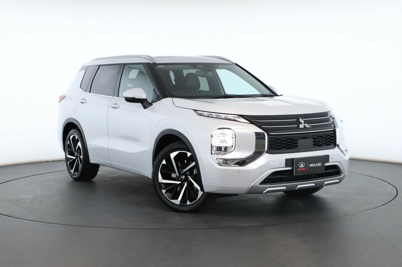 Mitsubishi Outlander image 1