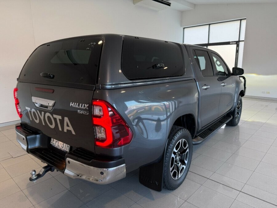 Toyota Hilux image 3