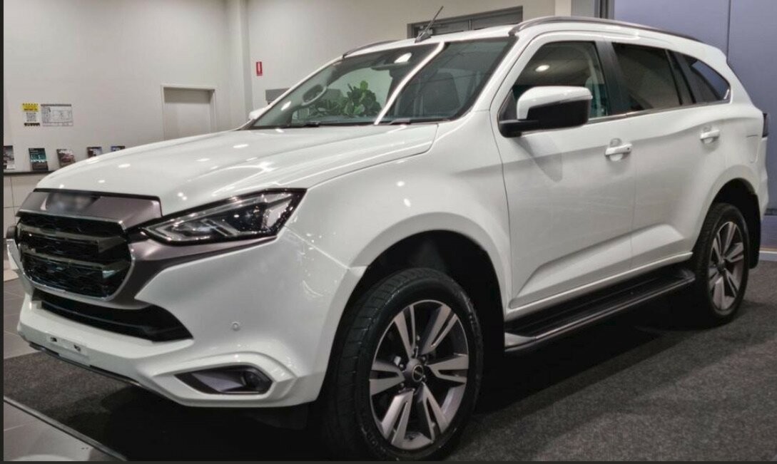 Isuzu Mu-x image 1