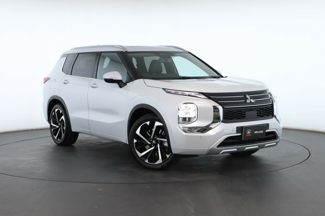 Mitsubishi Outlander image 1