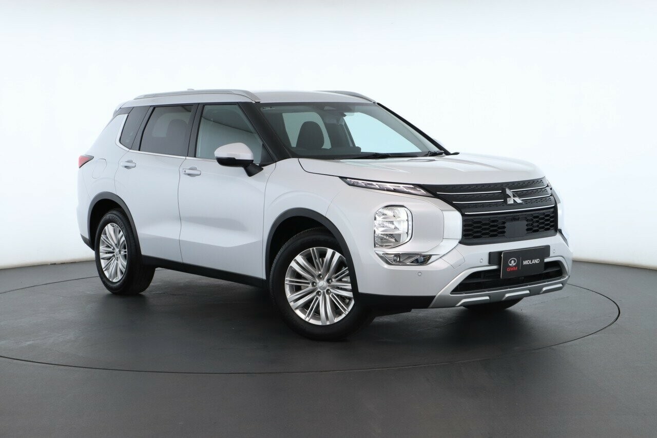 Mitsubishi Outlander image 1