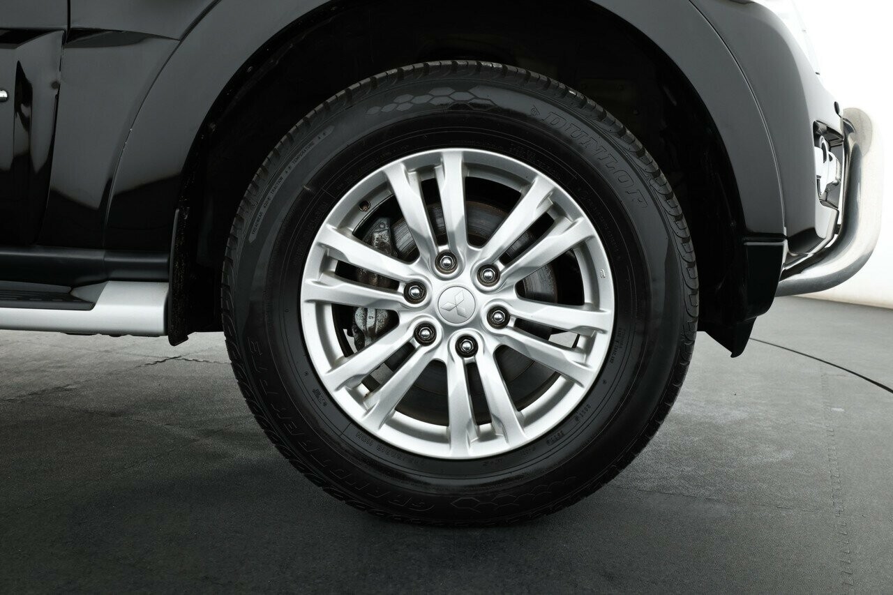 Mitsubishi Pajero image 4