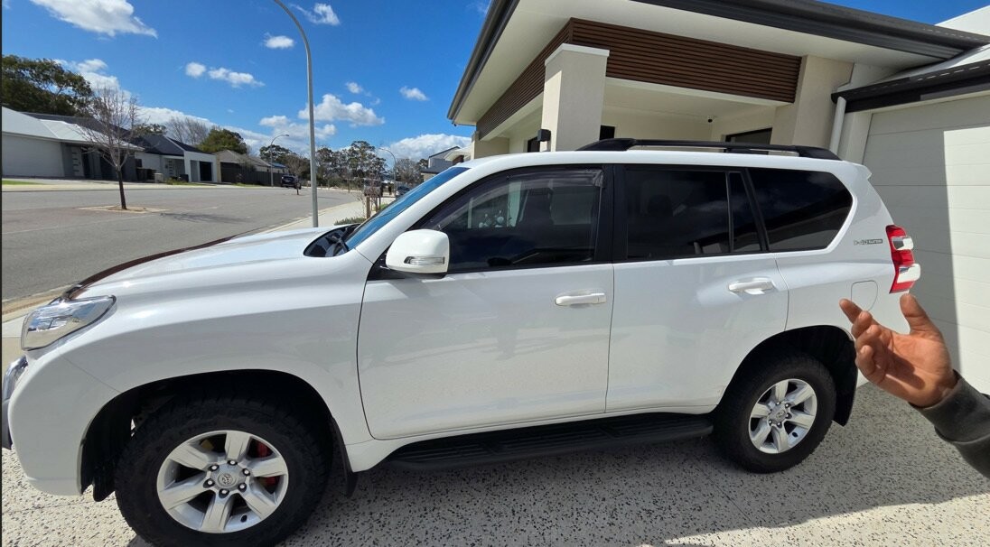 Toyota Landcruiser Prado image 3