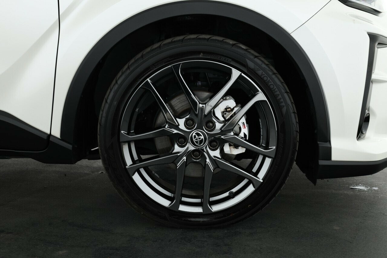 Toyota C-hr image 4