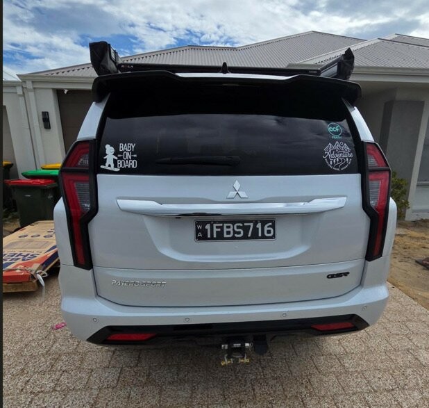 Mitsubishi Pajero Sport image 2