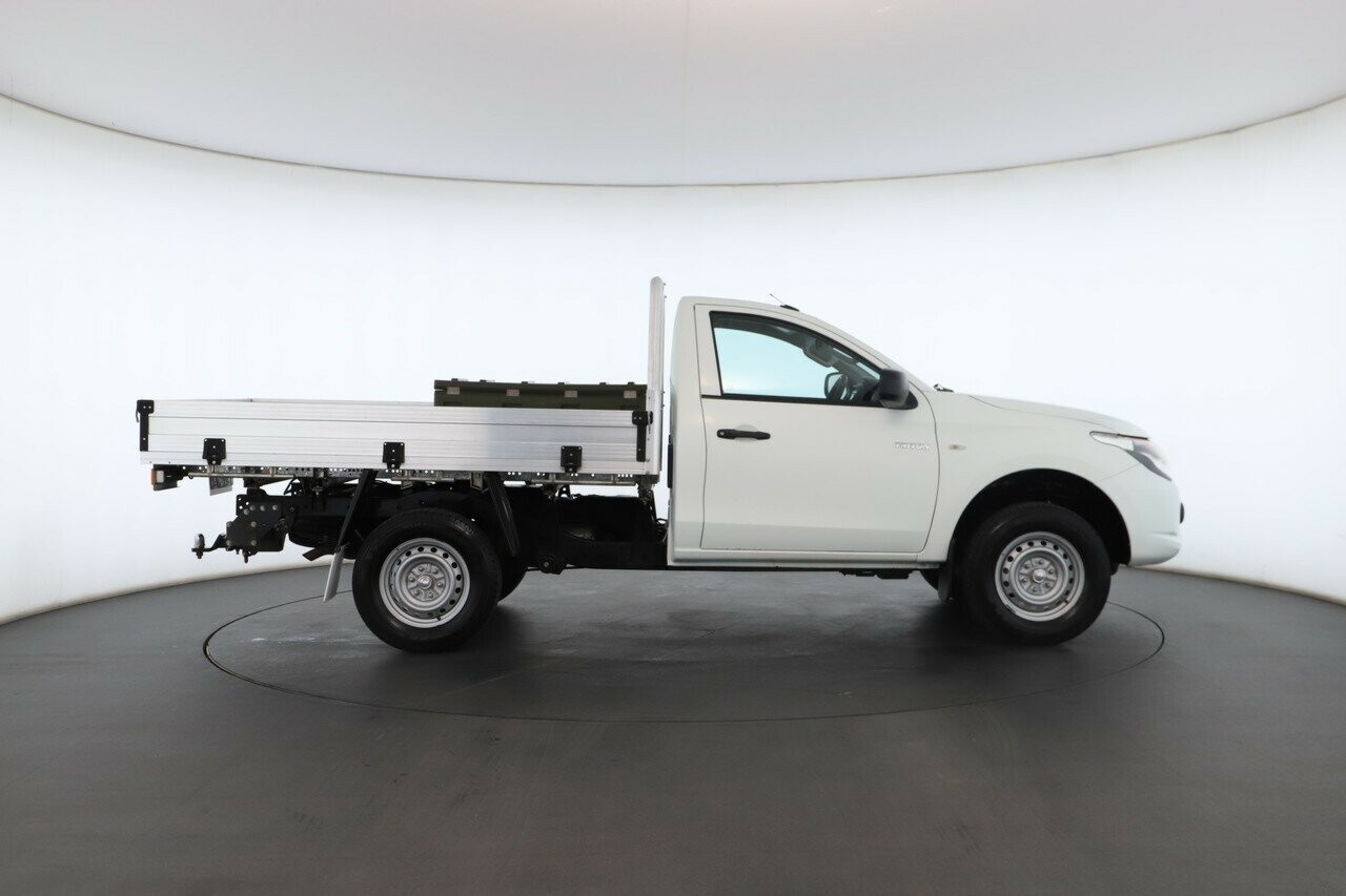 Mitsubishi Triton image 3