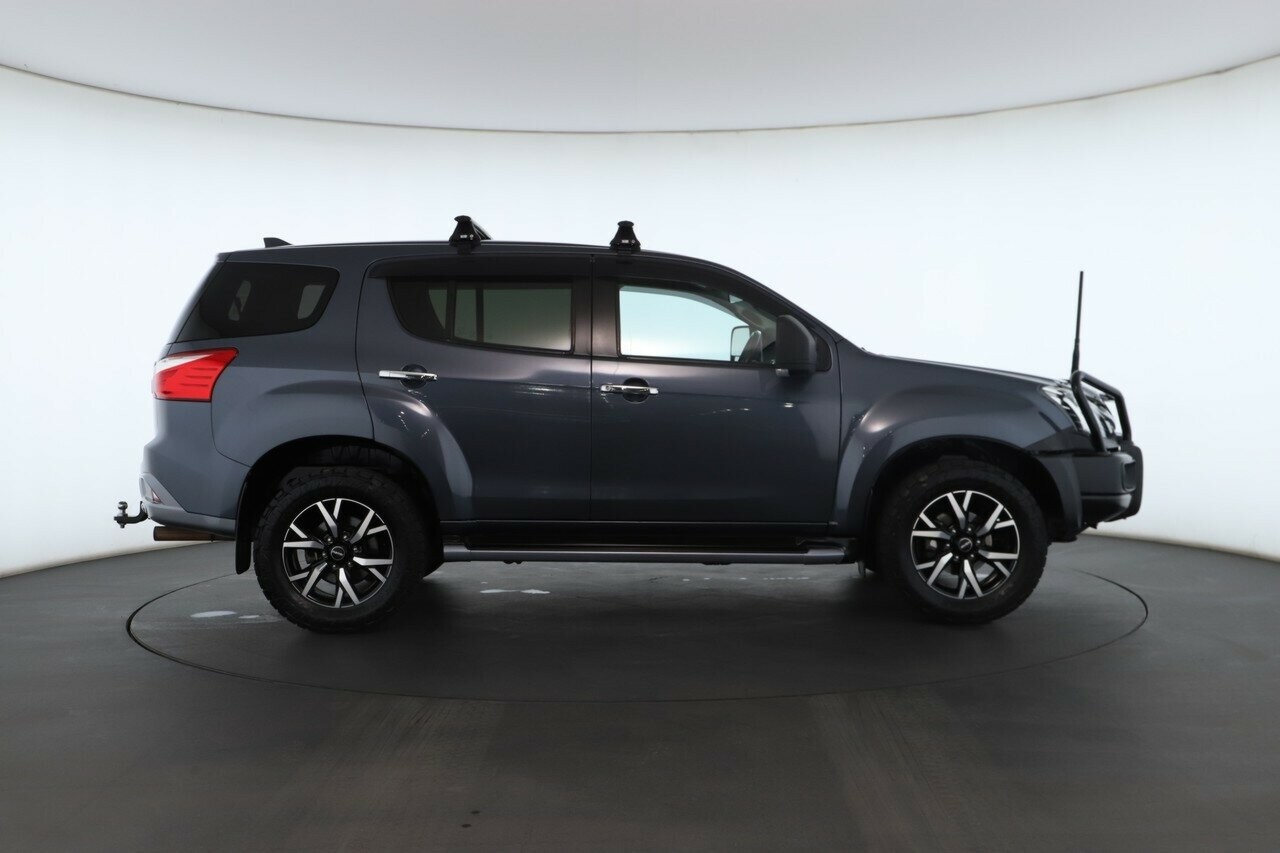 Isuzu Mu-x image 3