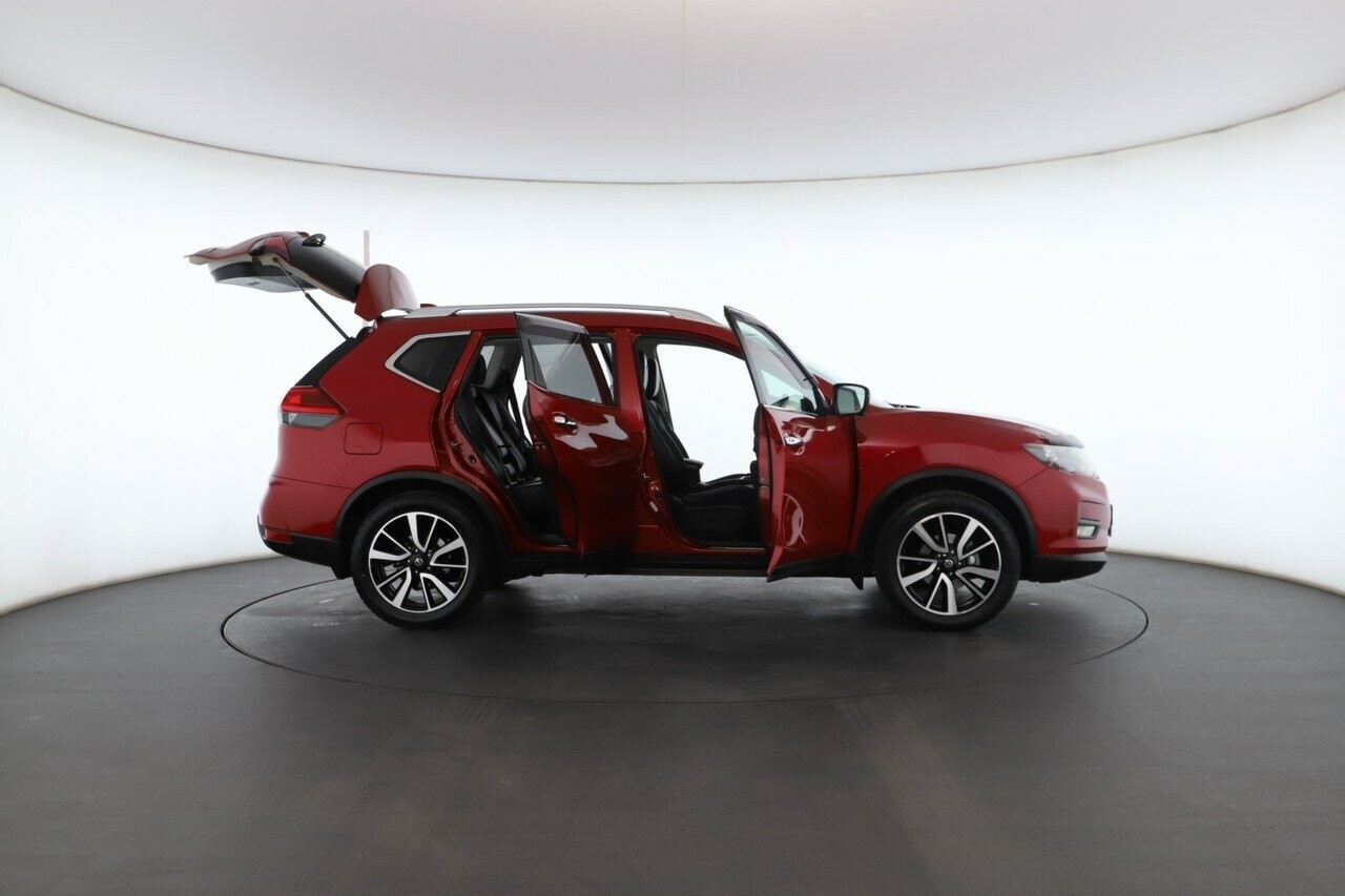 Nissan X-trail image 2