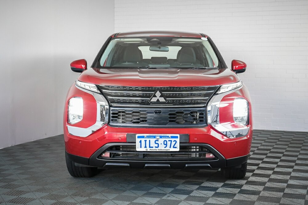 Mitsubishi Outlander image 3