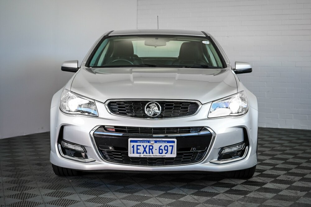 Holden Commodore image 3