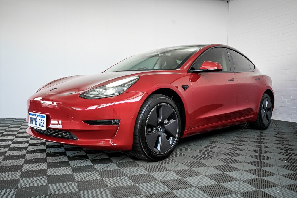 Tesla Model 3 image 4