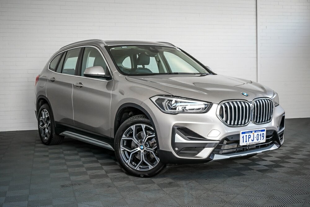 BMW X1 image 1