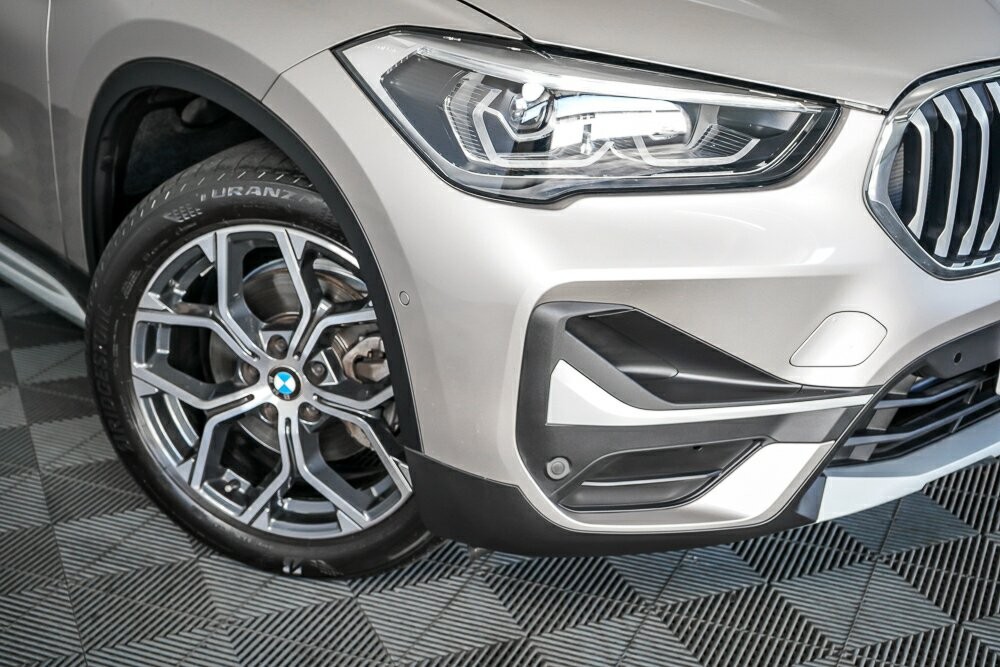 BMW X1 image 2