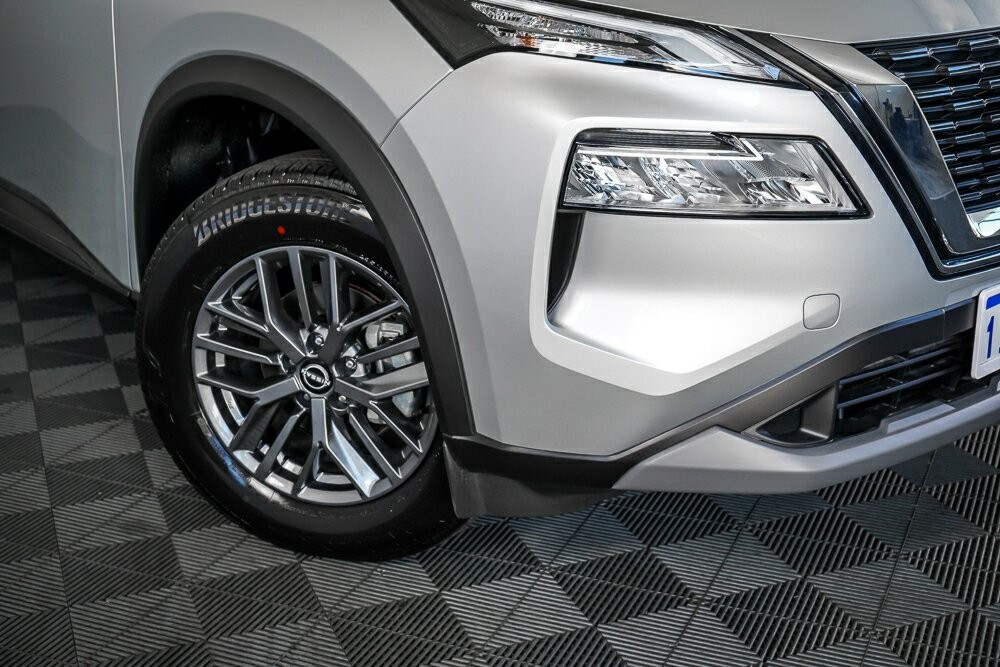 Nissan X-trail image 2
