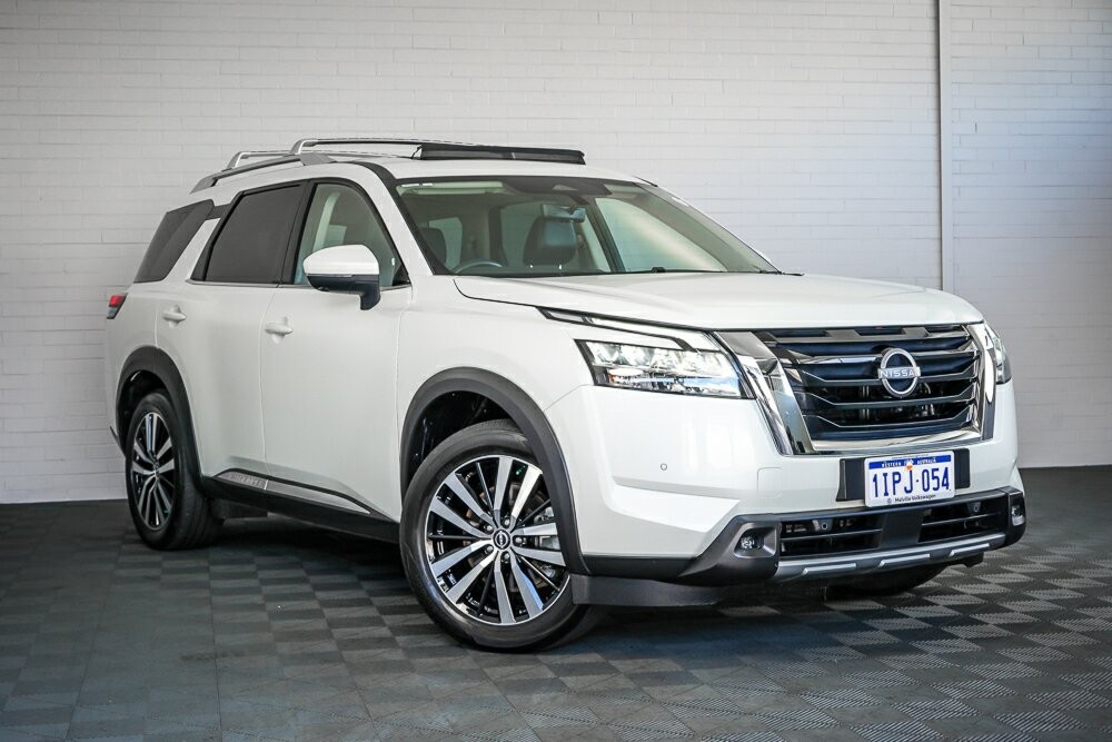 Nissan Pathfinder image 1
