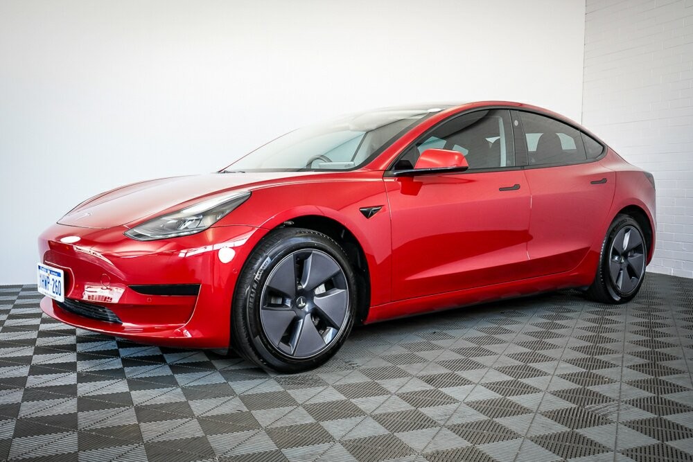 Tesla Model 3 image 4
