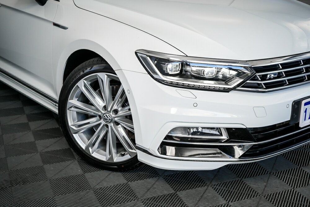 Volkswagen Passat image 2