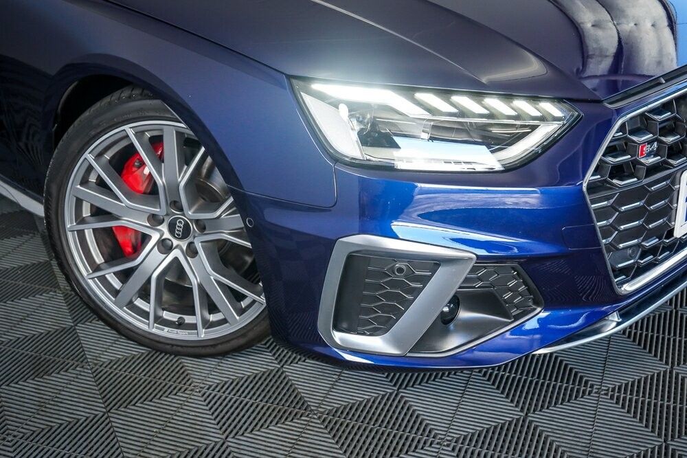 Audi S4 image 2