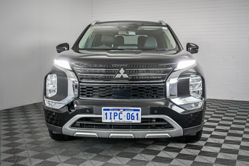 Mitsubishi Outlander image 2