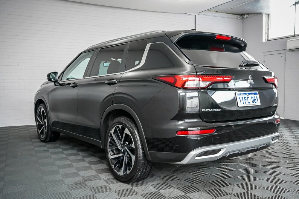 Mitsubishi Outlander image 4