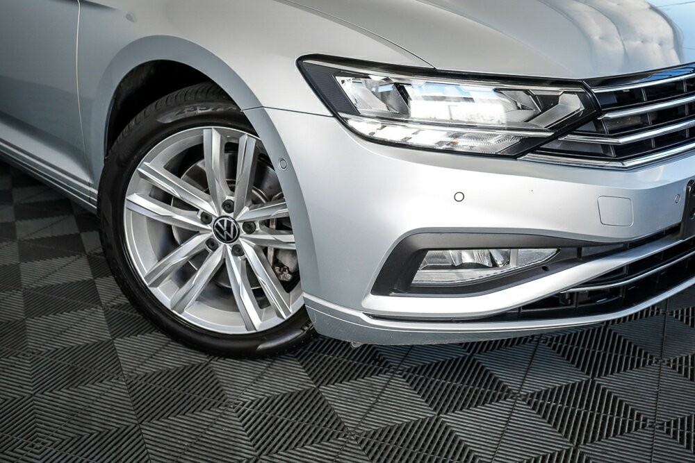 Volkswagen Passat image 2