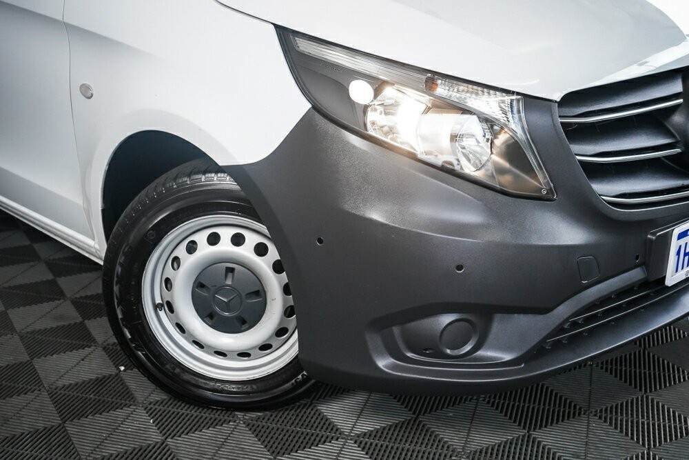 Mercedes Benz Vito image 2
