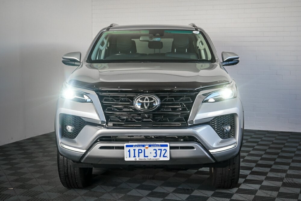 Toyota Fortuner image 3
